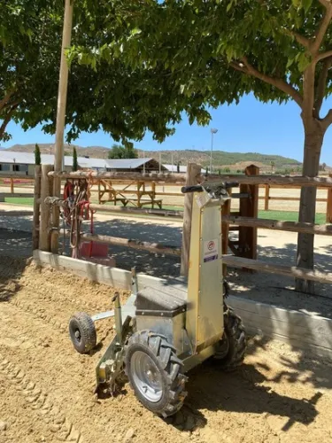 NIVELADORA BORDES PISTA