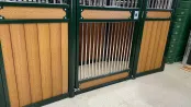 FRONTAL BOX "CHANTILLY MIXTO" POLIETILENO/REJA 300X230CM PUERTA ABATIBLE 1H1A PINT/INOX